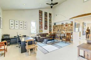 Charming Bayview Art House with Deck and Grill!